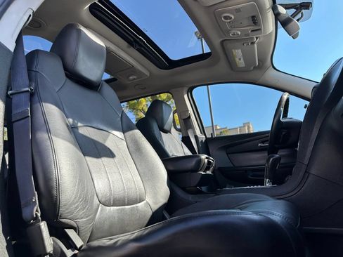 Used 2011 GMC Acadia Denali AWD/4WD image 9
