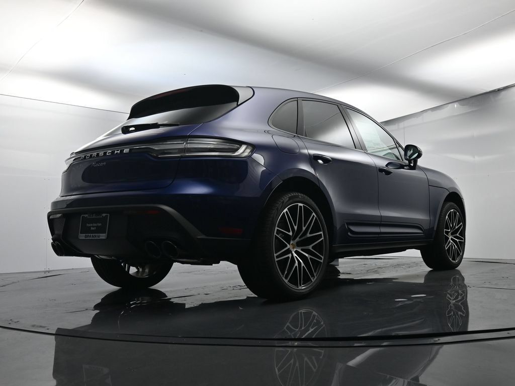 Certified 2025 Porsche Macan AWD/4WD image 51
