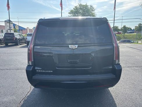 Used 2020 Cadillac Escalade ESV Luxury w/ Escalade Sport Edition AWD/4WD image 6