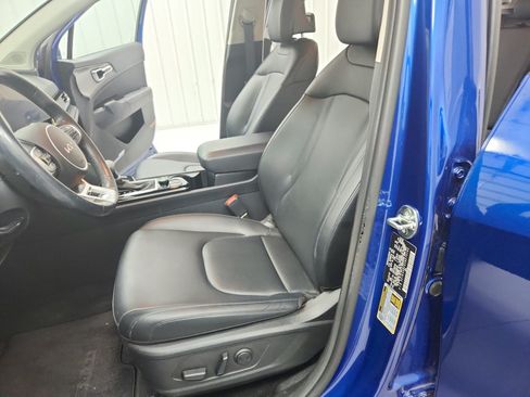 Used 2025 Kia Sportage EX FWD image 19