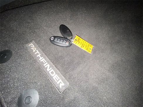 Used 2022 Nissan Pathfinder Platinum w/ Cargo Package image 32