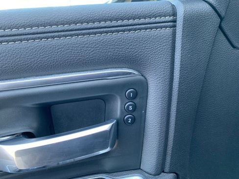 Used 2020 RAM 3500 Laramie image 16