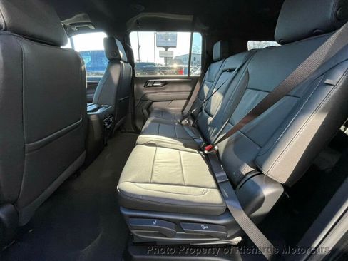 Used 2026 Chevrolet Suburban LT image 19