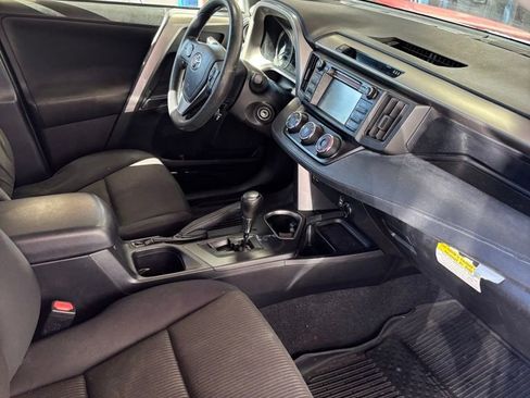 Used 2017 Toyota RAV4 LE image 4