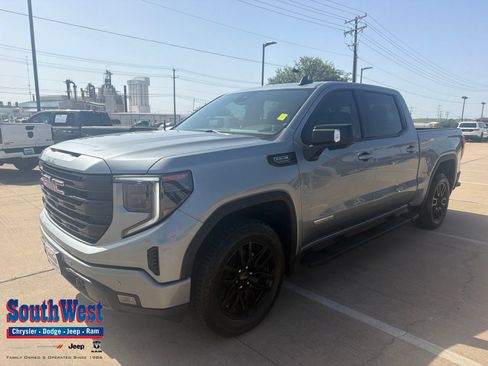 Used 2025 GMC Sierra 1500 Elevation w/ Elevation Premium Package AWD/4WD image 1
