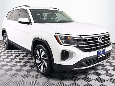 Used 2025 Volkswagen Atlas SE AWD/4WD image 28