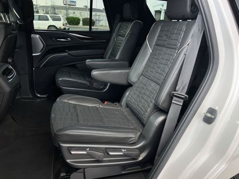 Used 2022 Cadillac Escalade Sport Platinum w/ LPO, ONYX Package AWD/4WD image 30