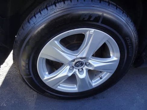 Used 2023 Toyota Highlander L image 15