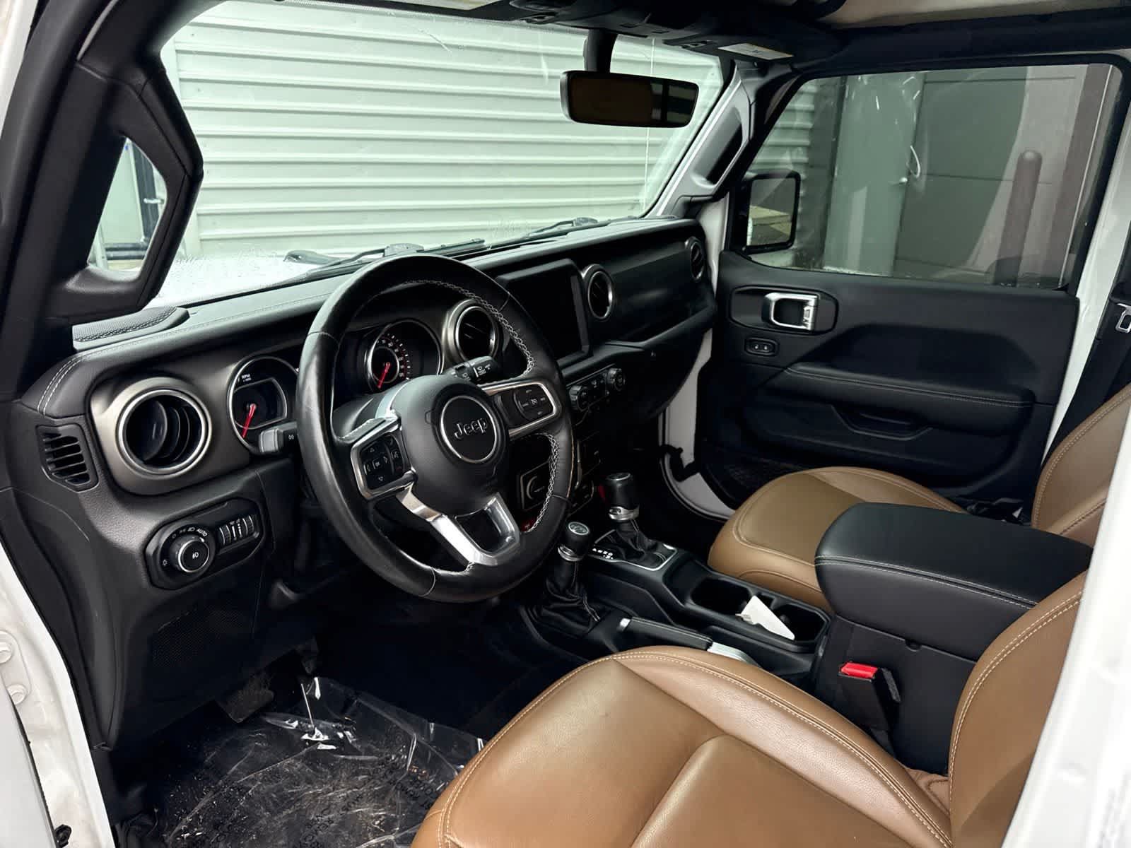Used 2021 Jeep Wrangler Unlimited Rubicon w/ Dual Top Group AWD/4WD image 9