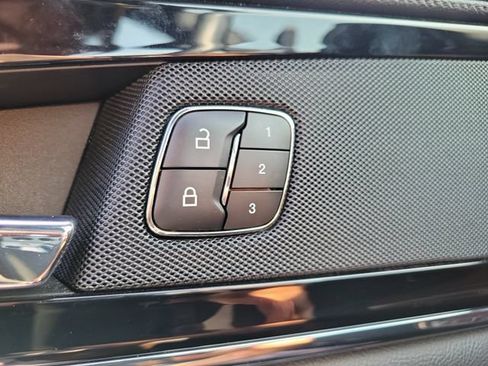 Used 2023 Lincoln Nautilus Reserve AWD/4WD image 11