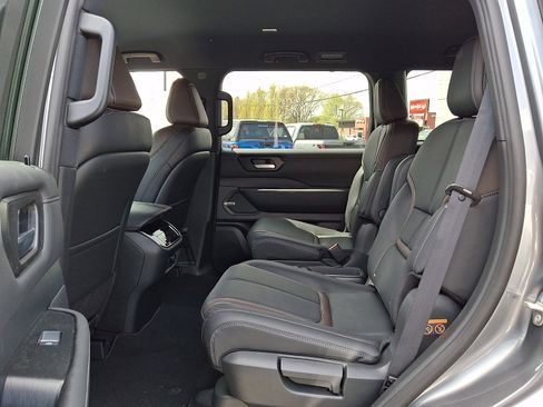 New 2026 Nissan Armada SL w/ Captain's Chari Seat Package AWD/4WD image 6