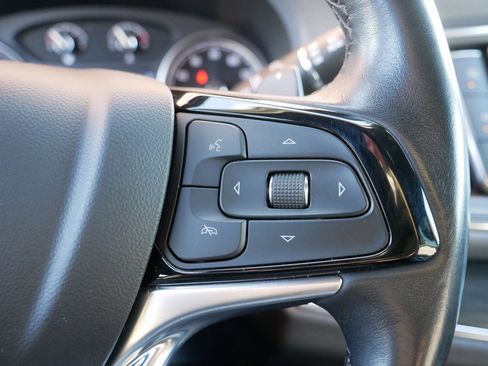 Used 2023 Buick Enclave Essence image 29