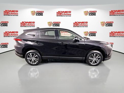 Certified 2022 Toyota Venza LE image 16