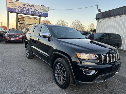 Used 2017 Jeep Grand Cherokee Limited image 3