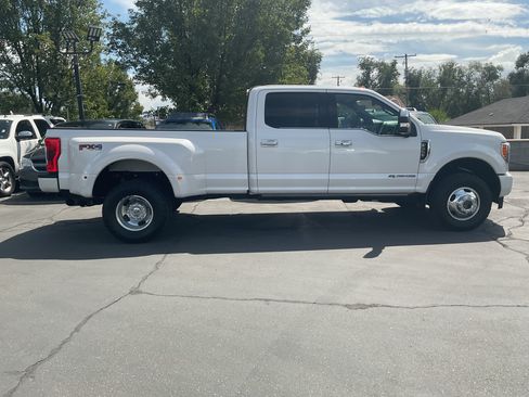 Used 2019 Ford F350 Platinum w/ Platinum Ultimate Package AWD/4WD image 4