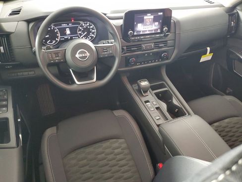 New 2025 Nissan Pathfinder S image 15