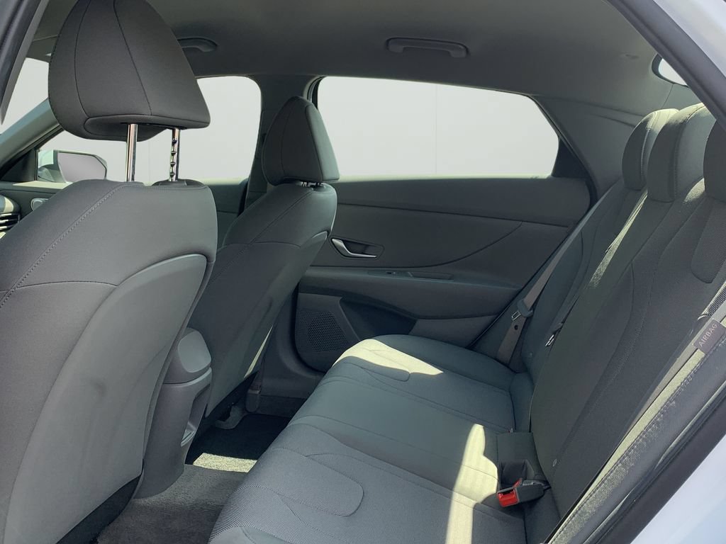 Certified 2026 Hyundai Elantra SE w/ Cargo Package FWD image 16