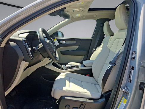 New 2026 Volvo XC40 B5 Plus w/ Protection Package Premier AWD/4WD image 20