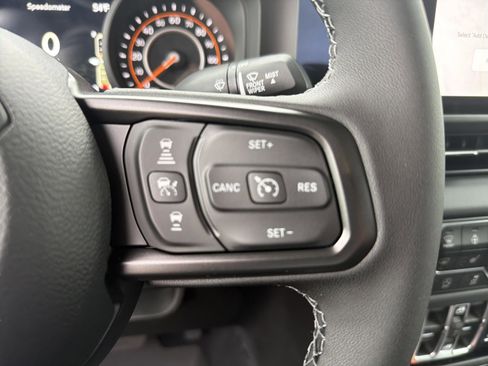 New 2026 Jeep Gladiator Sahara image 13