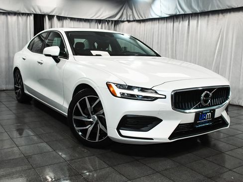 Used 2020 Volvo S60 T5 Momentum w/ Protection Package Premier image 3
