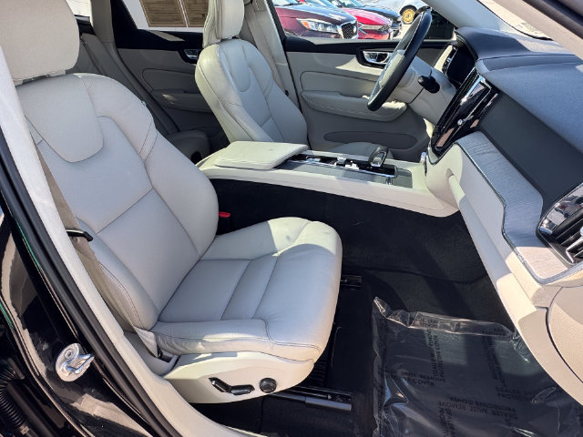 Used 2024 Volvo XC60 B5 Plus w/ Protection Package Premier AWD/4WD image 11