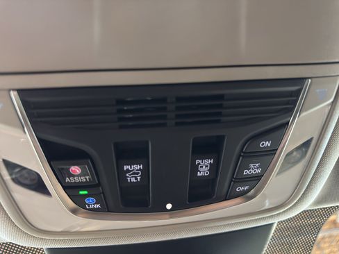 Used 2024 Acura MDX SH-AWD w/ Technology Package image 22