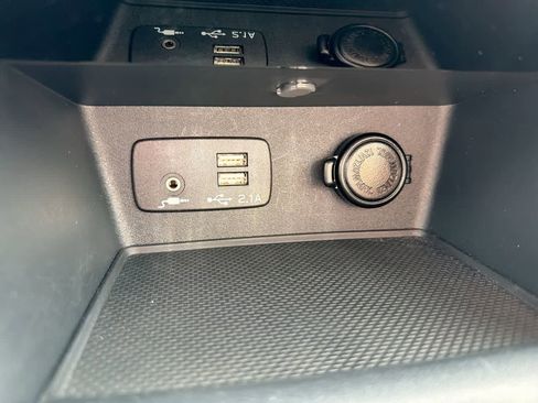 Certified 2023 Subaru Forester Premium AWD/4WD image 33