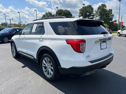 Certified 2022 Ford Explorer XLT w/ Equipment Group 202A AWD/4WD image 5