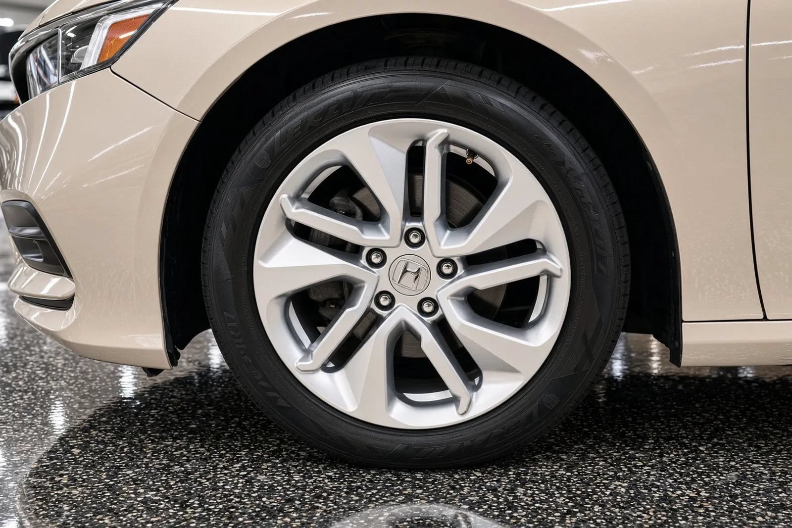 Used 2019 Honda Accord LX image 32
