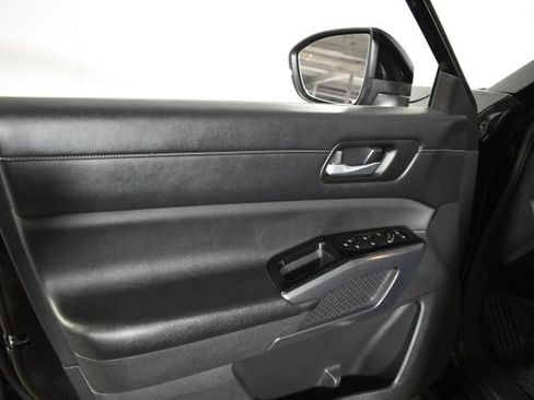 Used 2023 Nissan Pathfinder SL AWD/4WD image 7