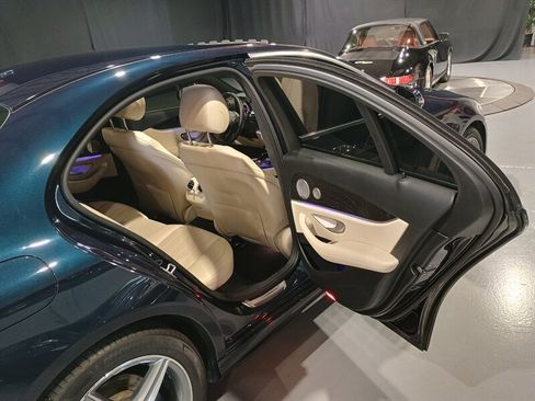 Used 2017 Mercedes-Benz E 300 4MATIC image 36