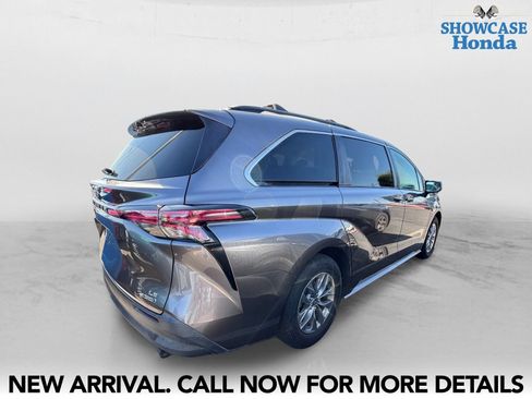 Used 2021 Toyota Sienna LE FWD image 5