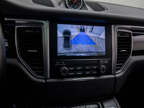 Used 2017 Porsche Macan image 25