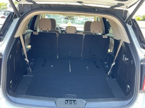 Used 2023 Ford Explorer XLT RWD image 25