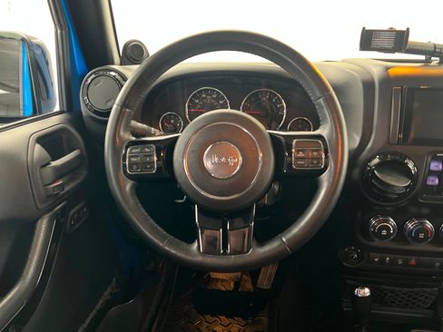 Used 2014 Jeep Wrangler Altitude image 13