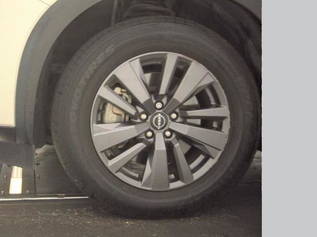 Used 2022 Nissan Pathfinder SV FWD image 19