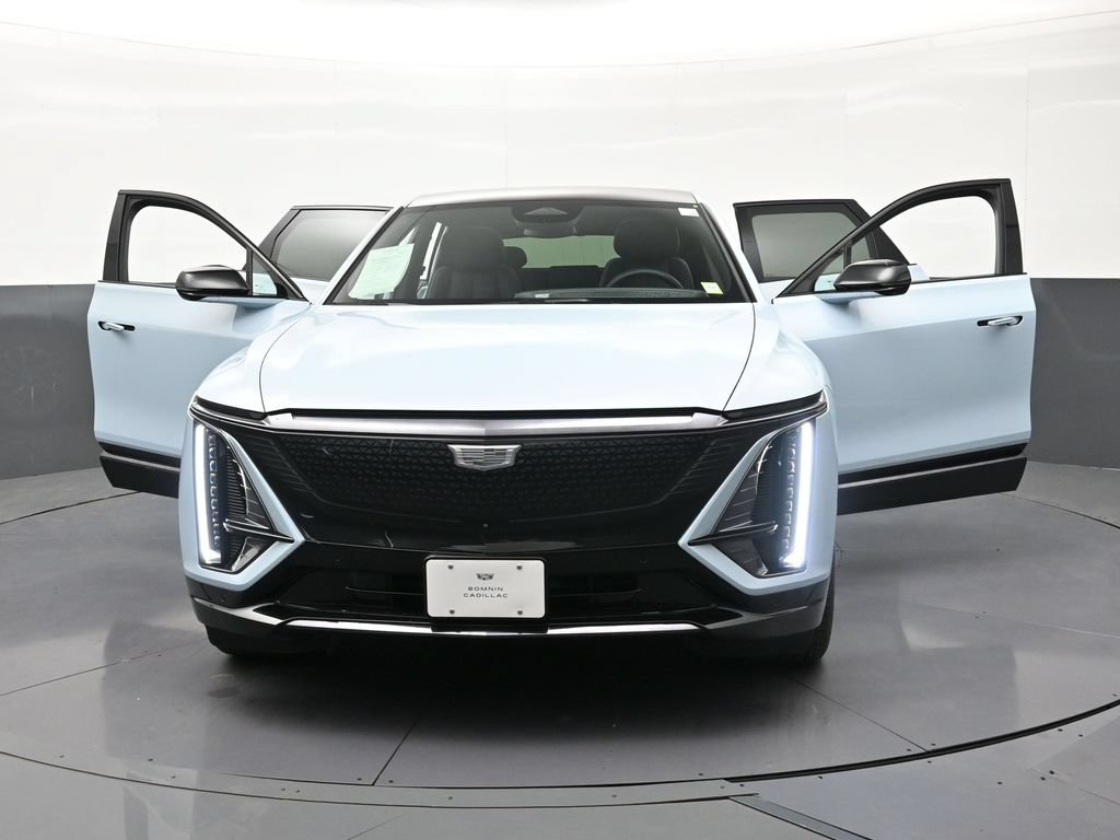 Used 2025 Cadillac Lyriq Sport AWD/4WD image 37