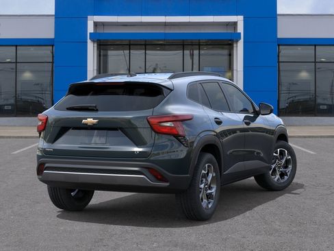New 2026 Chevrolet Trax LT w/ LT Convenience Package FWD image 4