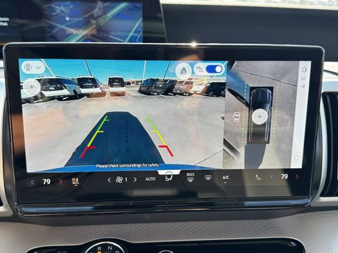 New 2025 Ford Expedition Active image 18