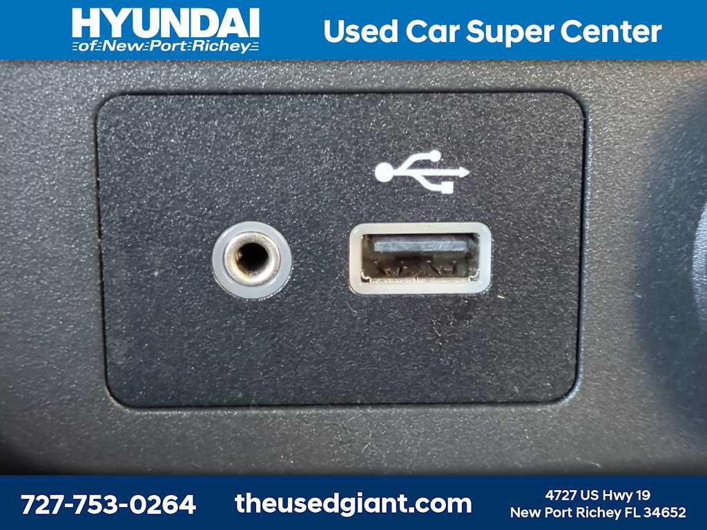 Used 2019 Nissan Rogue SV w/ Premium Package FWD image 24