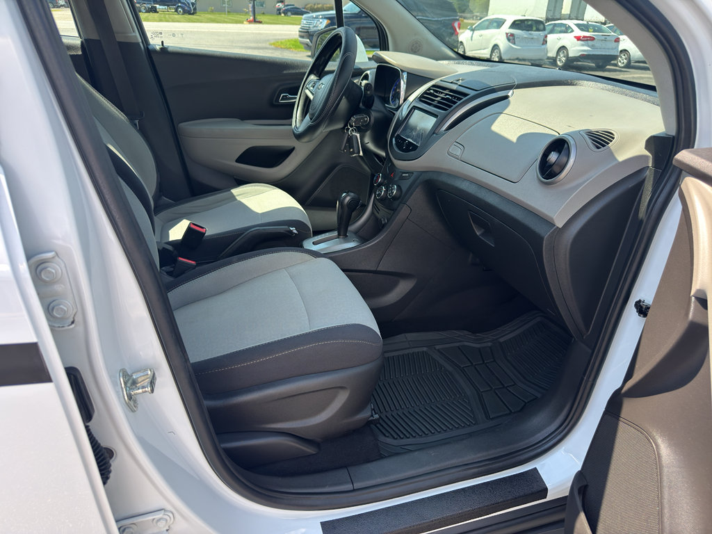 Used 2016 Chevrolet Trax LS AWD/4WD image 16