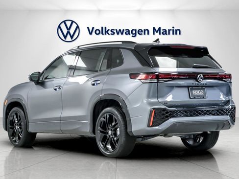 New 2026 Volkswagen Tiguan SE R-Line image 3