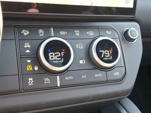 Used 2026 Land Rover Defender 110 S image 14