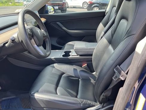 Used 2022 Tesla Model Y Long Range AWD/4WD image 3