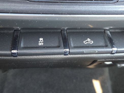 Used 2018 Chevrolet Silverado 1500 LT w/ All Star Edition image 10