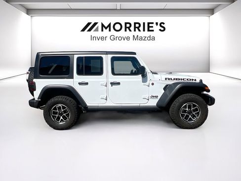 Used 2025 Jeep Wrangler Unlimited Rubicon AWD/4WD image 4