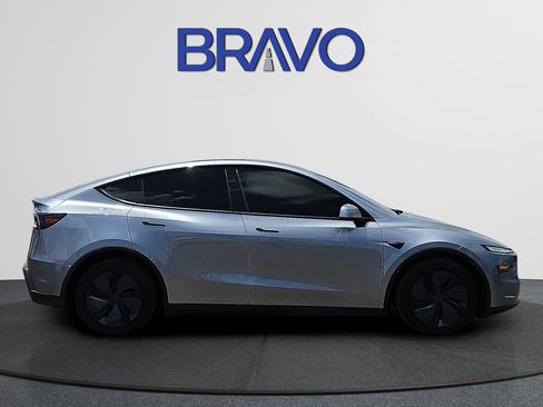 Used 2026 Tesla Model Y Long Range AWD/4WD image 5