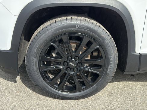 Certified 2023 GMC Acadia SLT w/ Elevation Edition image 11