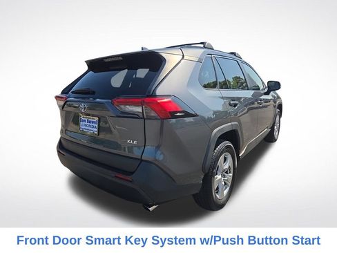 Used 2019 Toyota RAV4 XLE w/ Convenience Package FWD image 4