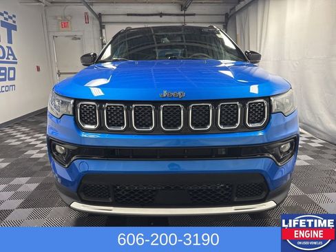 Used 2023 Jeep Compass Limited AWD/4WD image 3